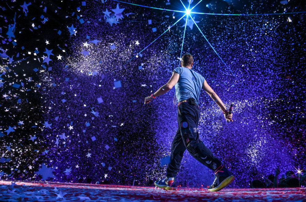 Frontmen grupe na prvom koncertu nakon otkrivene afere upozorio fanove: "Sada je pravo vreme"