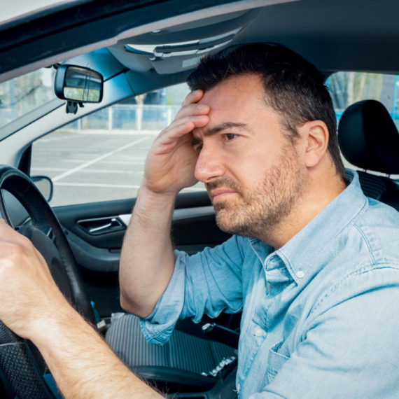 Vozači, oprez! Nakon prelaska na zimsko računanje vremena raste broj saobraćajnih nezgoda