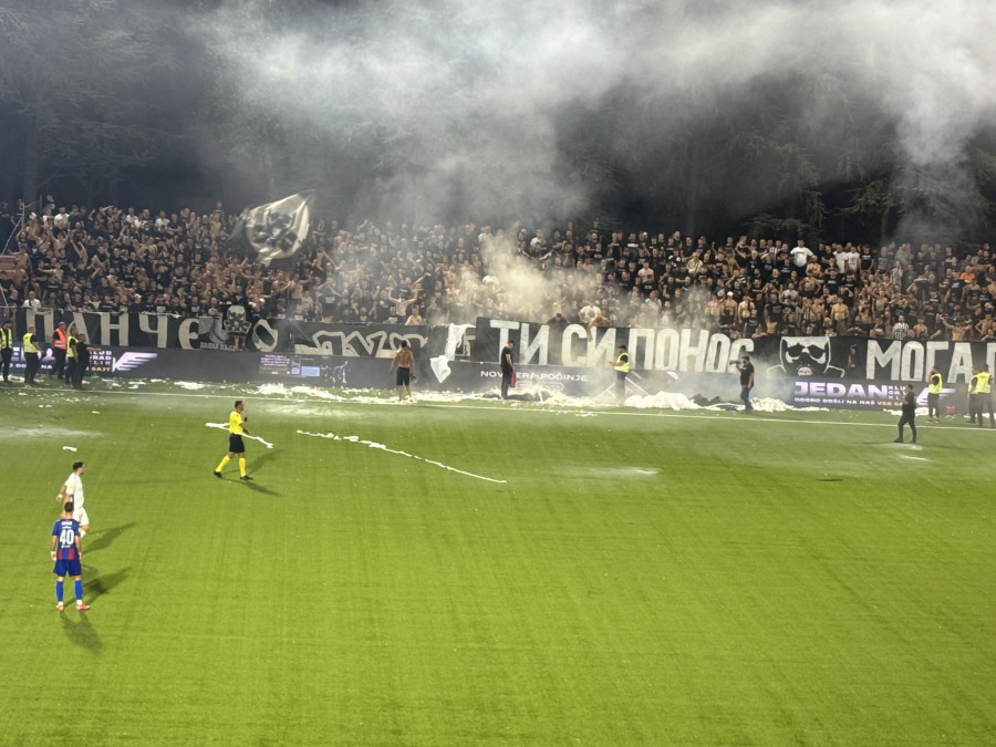 Grobari zapalili stadion u Pančevu – reagovali i vatrogasci VIDEO