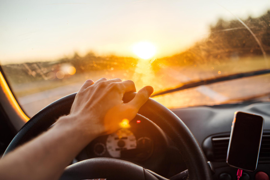 Bezbedna vožnja tokom leta: Preporuke koje mogu da spasu život