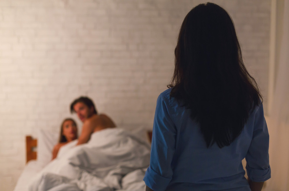 U Srbiji pucaju brakovi zbog preljube: "Neverstva se obično dešavaju na poslu" VIDEO