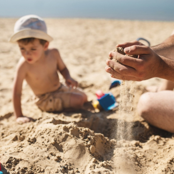 Srpski turisti brinu zbog virusa, pedijatar objasnio šta morate imati kod sebe VIDEO