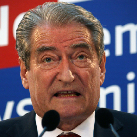 Odloženo suđenje bivšem premijeru Albanije