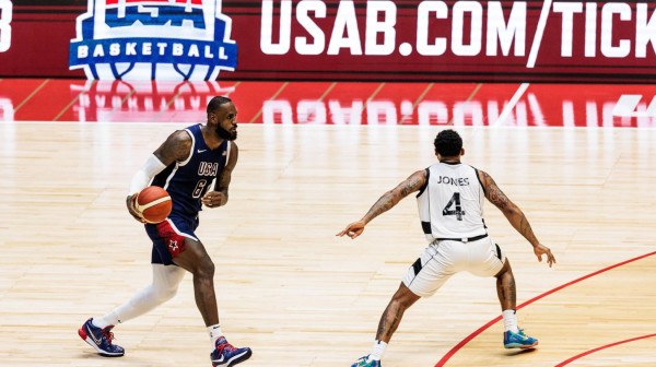 Tetovaža Karlika Džonsa za anale – stavio Lebrona Džejmsa na leđa FOTO