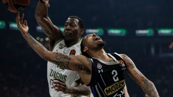 Danston krenuo ka Atini, pa skrenuo za Milano