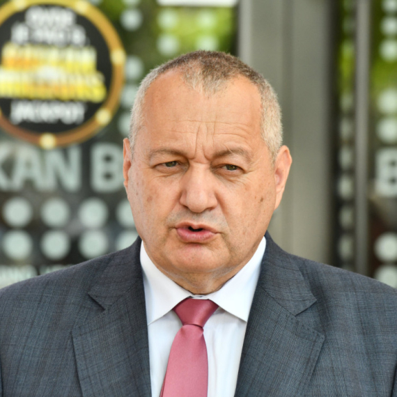 Opozicija hoće da zabrani mladima da dobiju krov nad glavom VIDEO