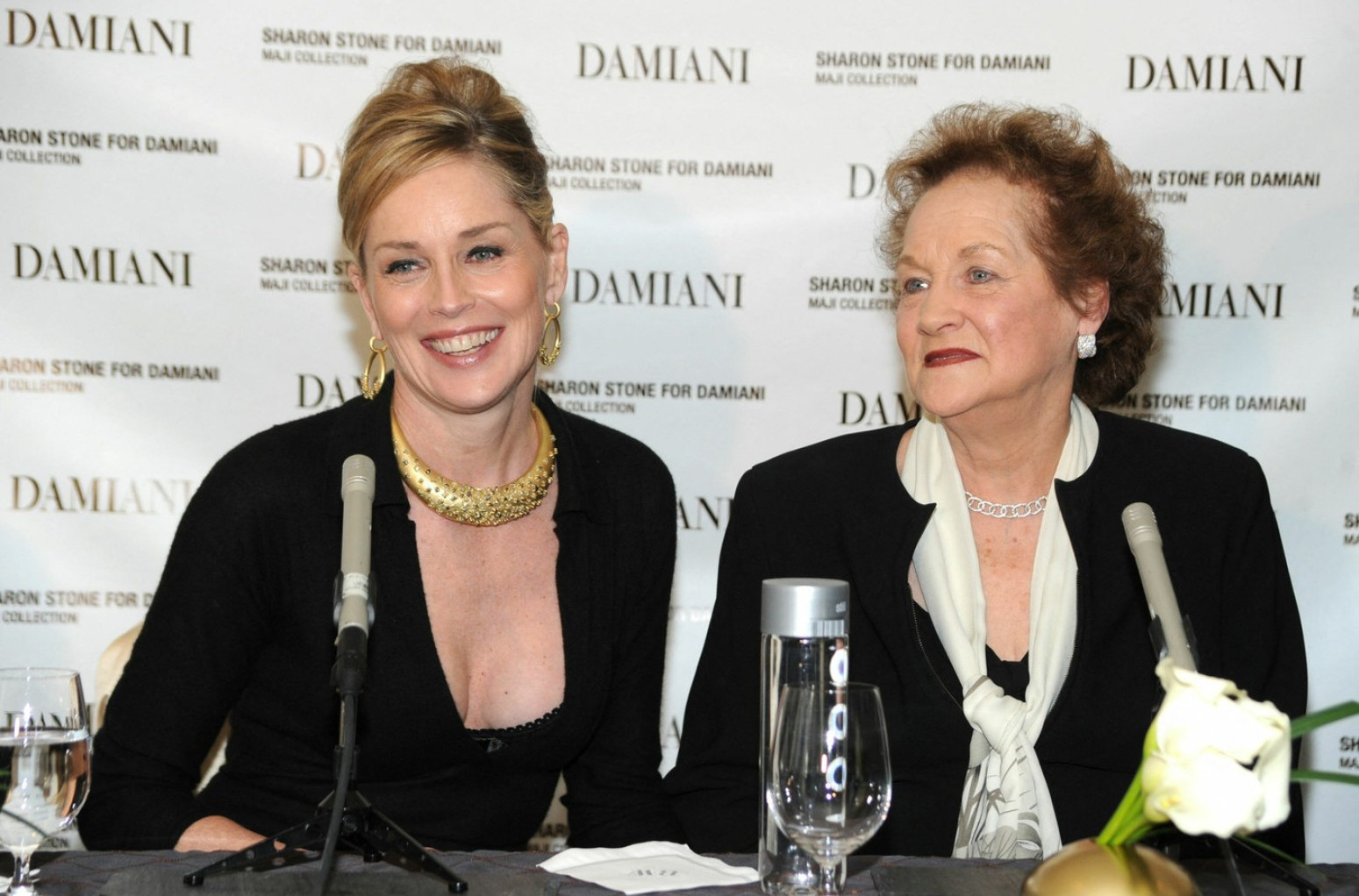 Umrla majka Šeron Stoun: Glumica to krila četiri meseca