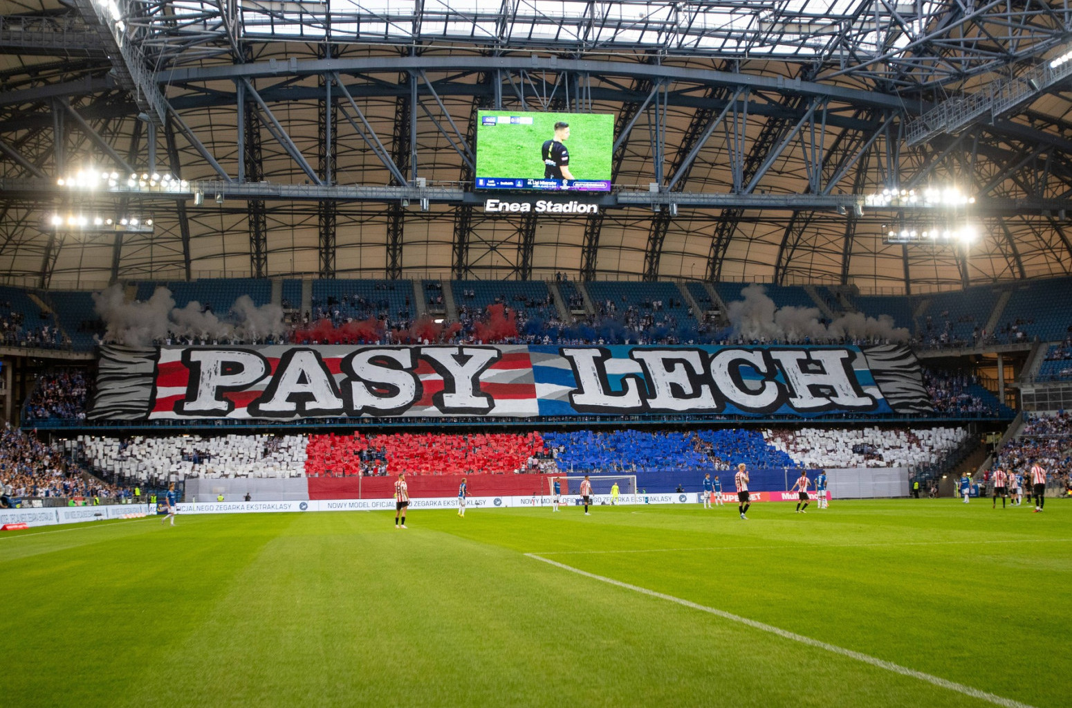 Zvezda sa Gibraltara gleda ka Poljskoj