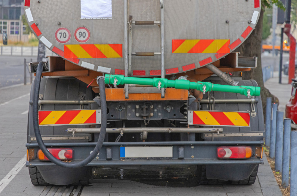Postavljene cisterne na čak 18 lokacija u Beogradu; Vodovod uputio važan apel VIDEO