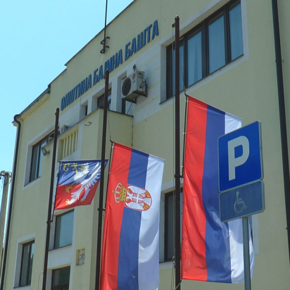 Tužan dan u Bajinoj Bašti: Zastave na pola koplja, ulice puste FOTO