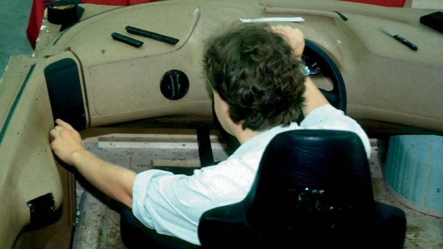 Ubio ga Mini: BMW-ov tajni gradski auto sa vozačem u sredini i centralnim motorom FOTO