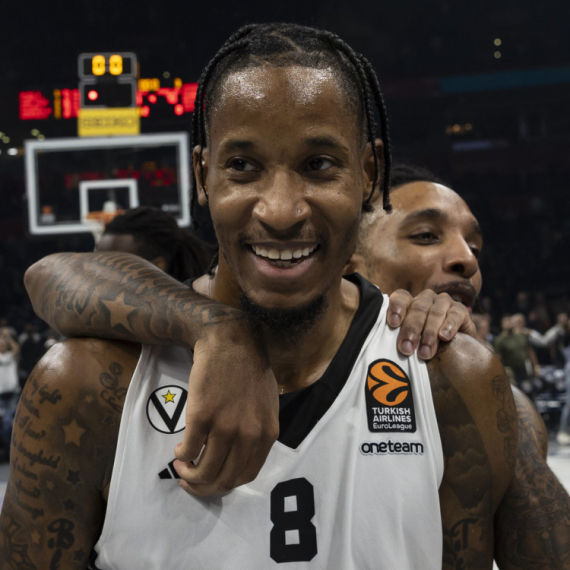 Barselona ne staje – stigao i Klajburn!