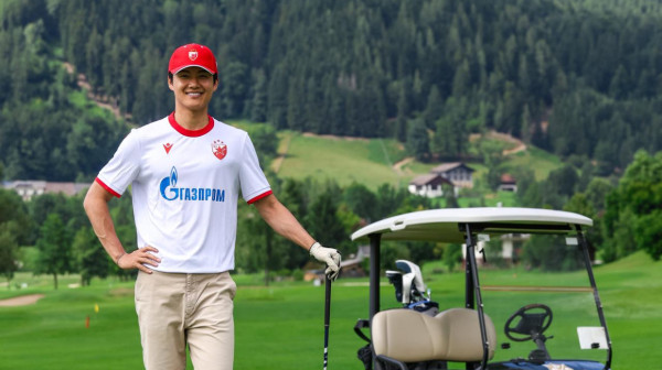 Crvena zvezda predstavila treću garnituru, Seol u ulozi manekena