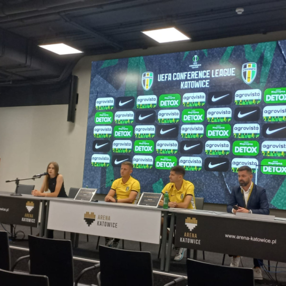 Trener Oleksandrije napao Partizan: "Ljudi ginu, a oni..."