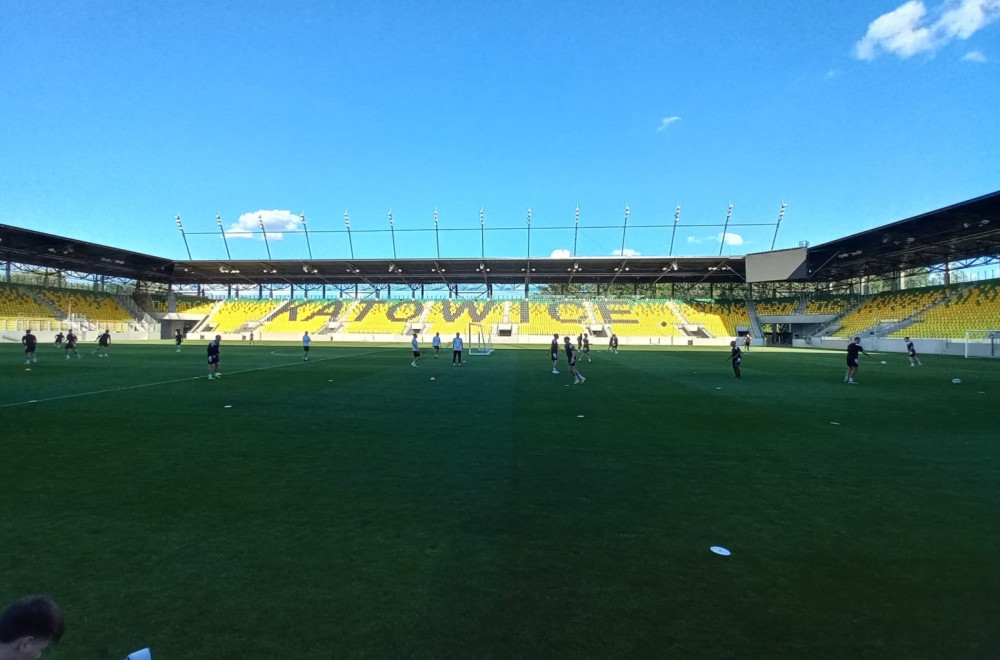 Partizan trenirao pred Oleksandriju – evo kako izgleda teren u Katovicama FOTO