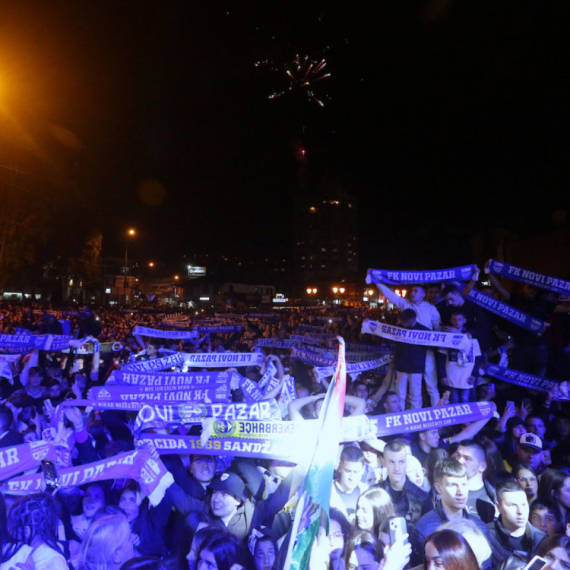 Pazarci napravili "haos" pred evropski debi VIDEO