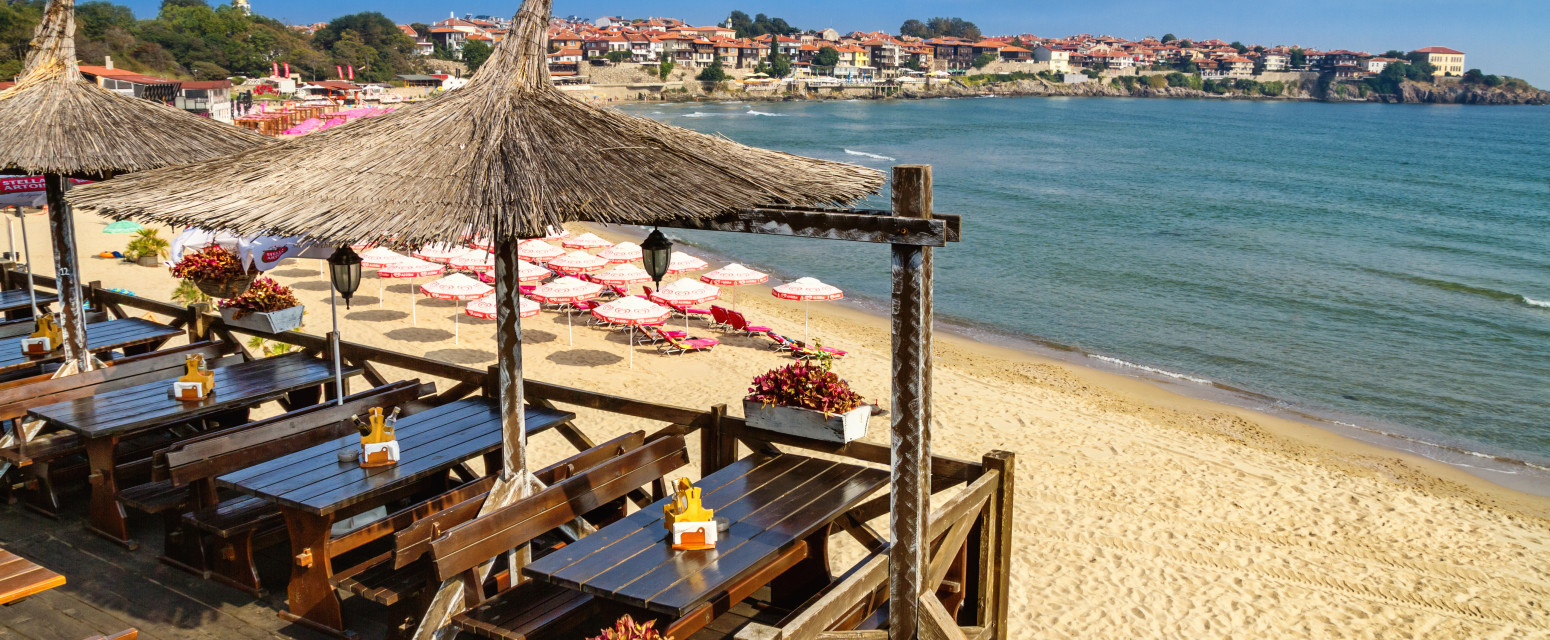 Ležaljke i suncobran samo pola evra: "Ovde se cene nisu menjale 10 godina"