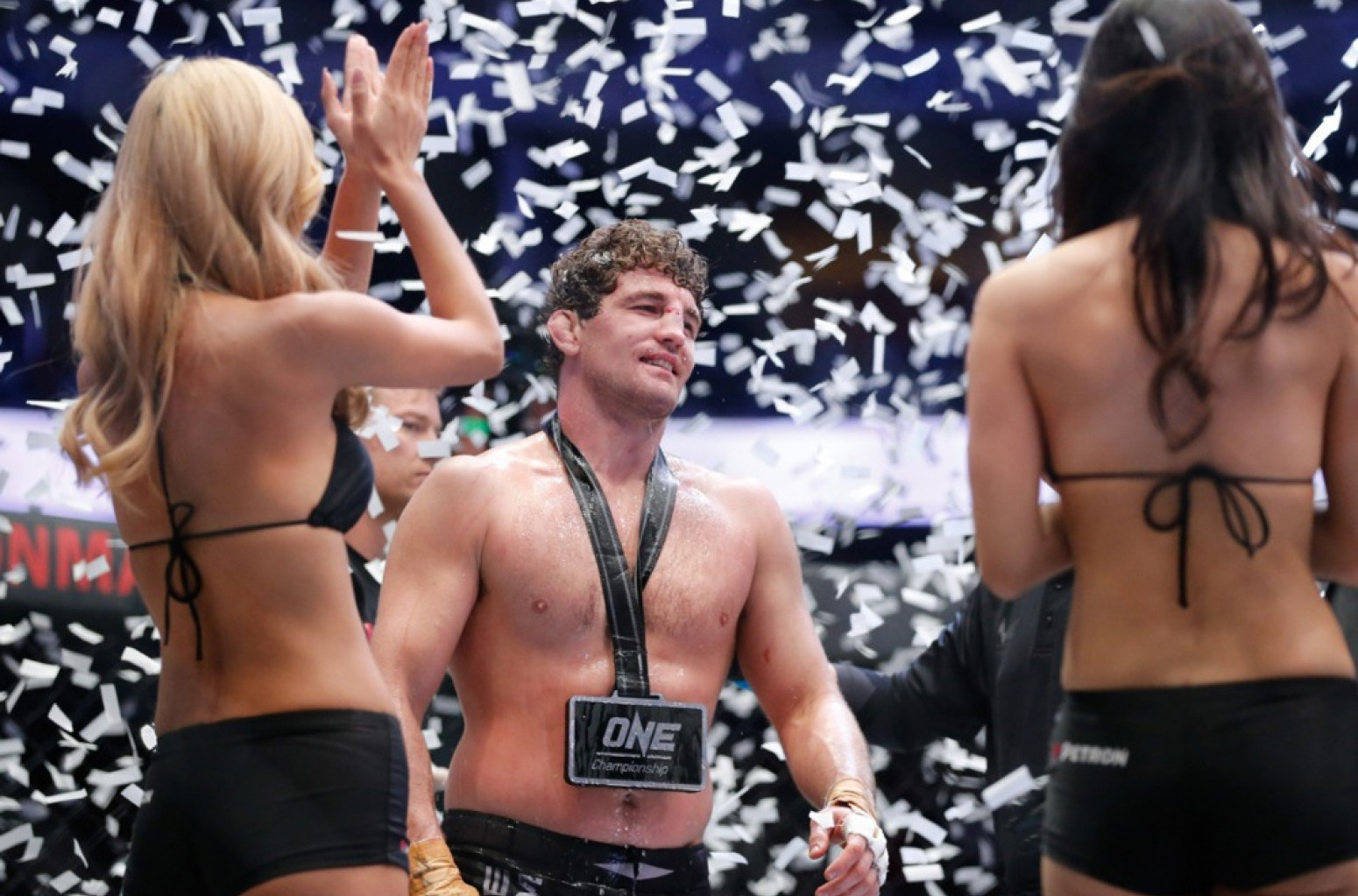 Askren pušten iz bolnice: "Nije gotovo – ne mogu da hodam" VIDEO