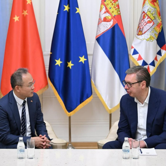 Vučić sa ambasadorom Li Mingom: "Kineske investicije podstiču ekonomski rast Srbije" FOTO