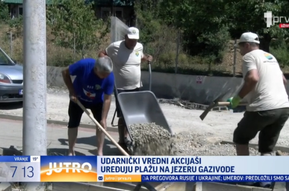 Stigli vredni akcijaši u Novi Pazar: Ovaj grad još uvek gaji "udarnički duh" VIDEO