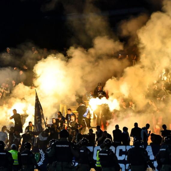 Tuča u Novom Pazaru pred meč sa Jagjelonijom VIDEO