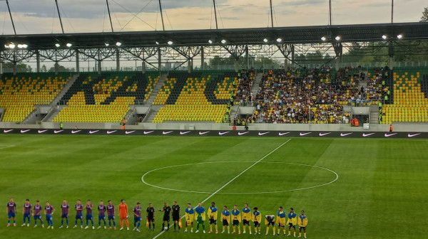 Igrači Oleksandrije ogrnuti ukrajinskim zastavama pred meč sa Partizanom FOTO