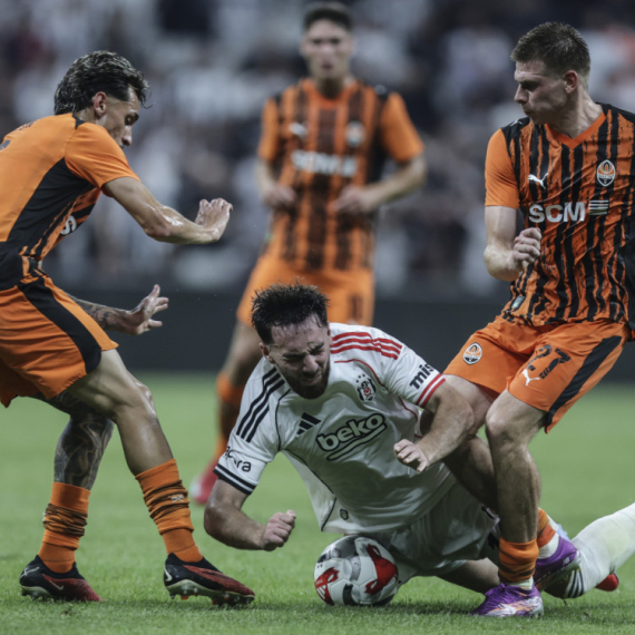 "Ludnica" u Istanbulu: Solskjerova četa na kolenima