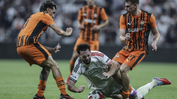 "Ludnica" u Istanbulu: Solskjerova četa na kolenima