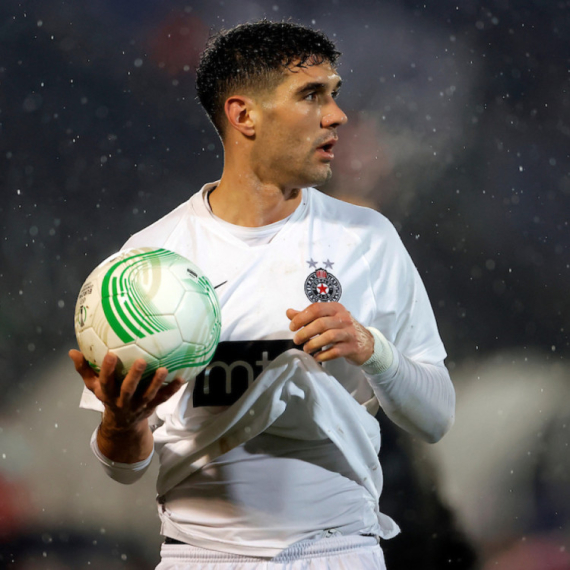 Bivši igrač Partizana dao jedan od najsmešnijih autogolova godine VIDEO