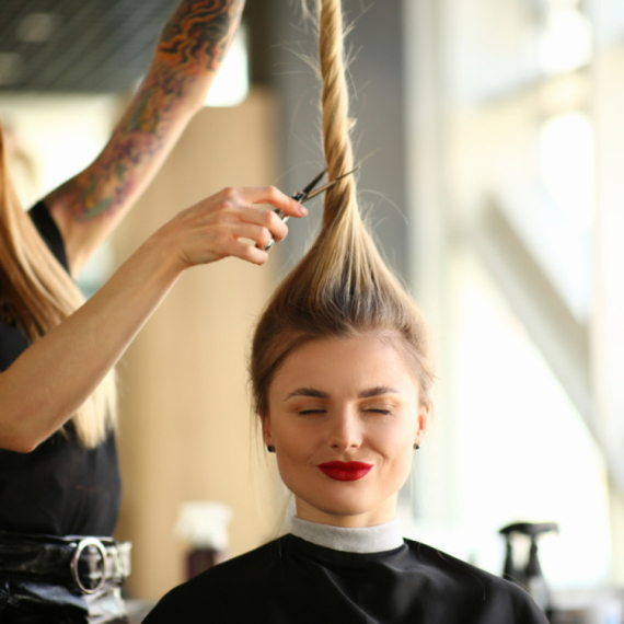 Da li šišanje zaista ubrzava rast kose?