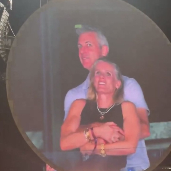 Direktorka uhvaćena u preljubi dala otkaz: Ceo svet je svedočio aferi VIDEO