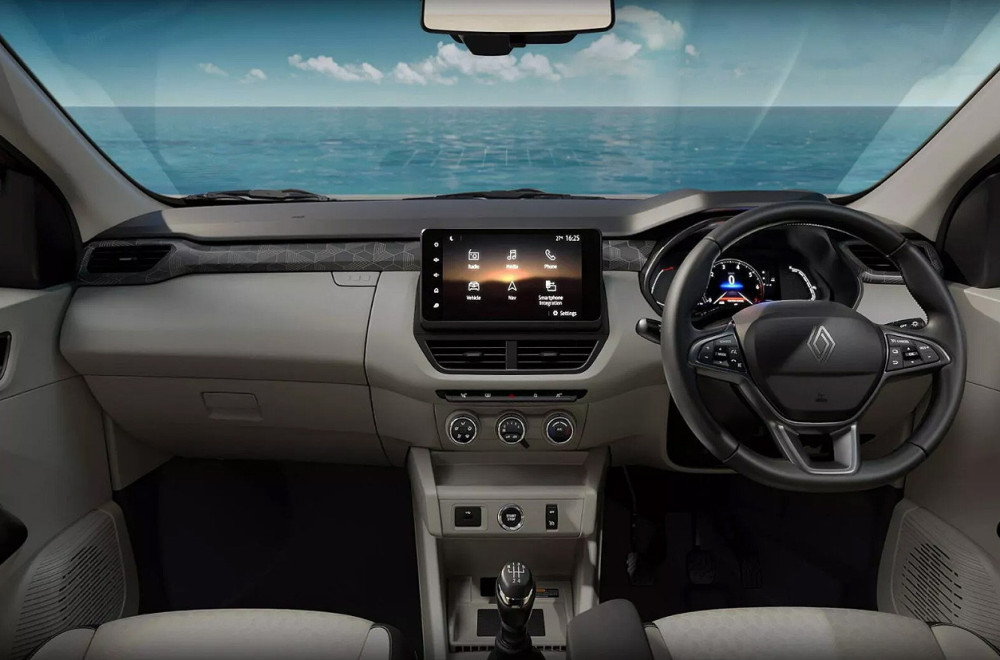 Najjeftiniji porodični auto na svetu? Ima tri reda sedišta, a košta 6.000 evra FOTO