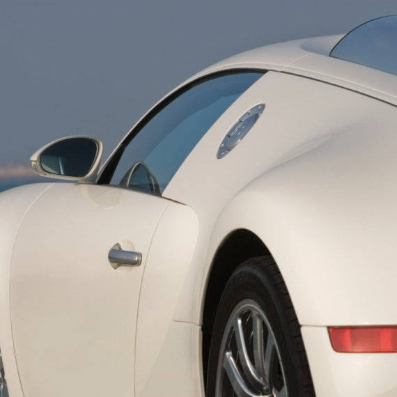 Bugatti je godinama krio ovaj čudni prototip: Ima "oči bube" i 18 cilindara! FOTO