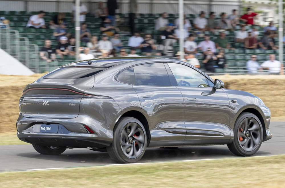 Kinezi jurišaju na Teslu: MG predstavio moćan električni SUV u Evropi FOTO