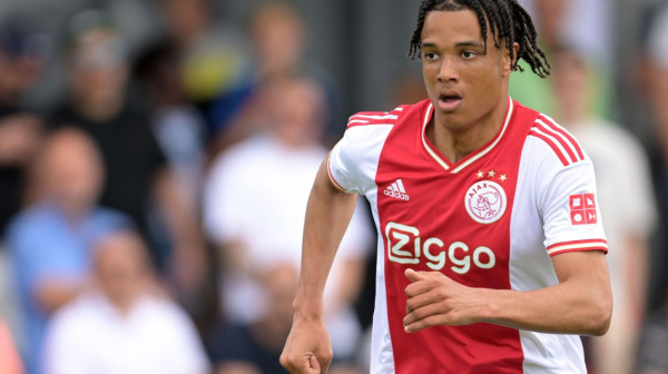 Dete Ajaksa stiglo na Karaburmu