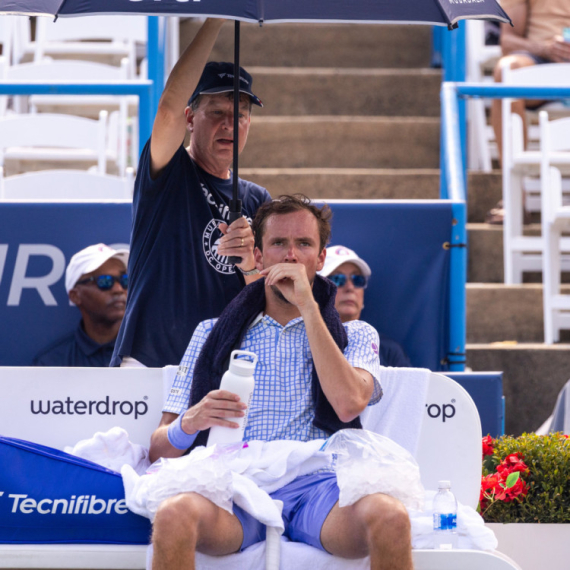 Ludilo godine i nestvarna meč lopta: Šokirani Medvedev sve porazbijao! VIDEO