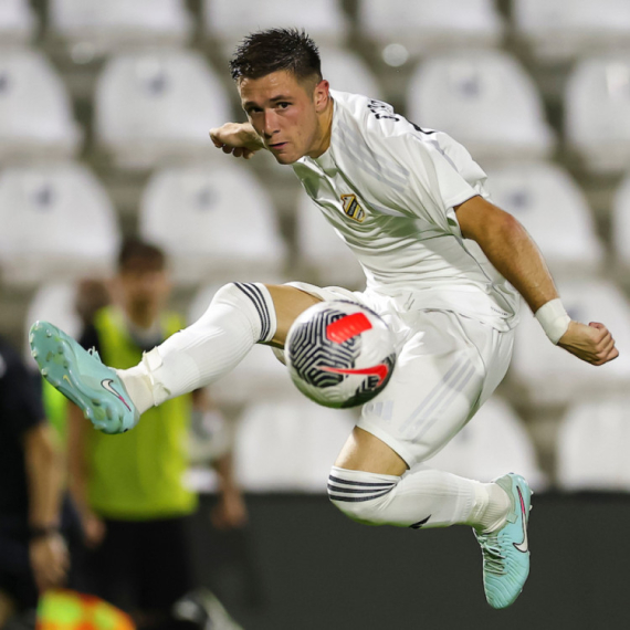 Zvezda čeka 5 miliona evra i vraća svoje dete