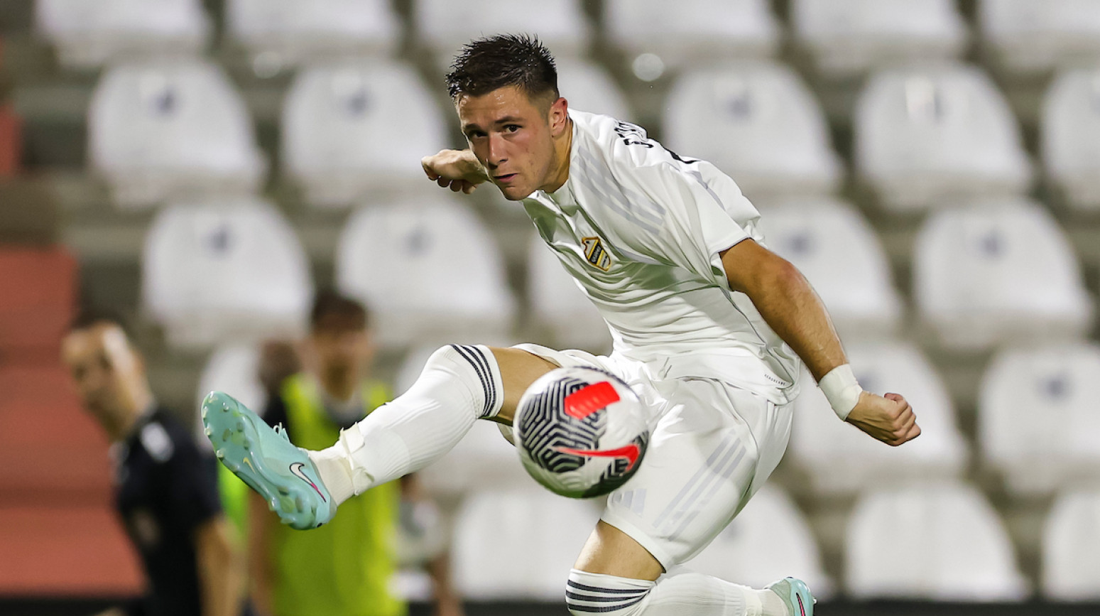 Zvezda čeka 5 miliona evra i vraća svoje dete