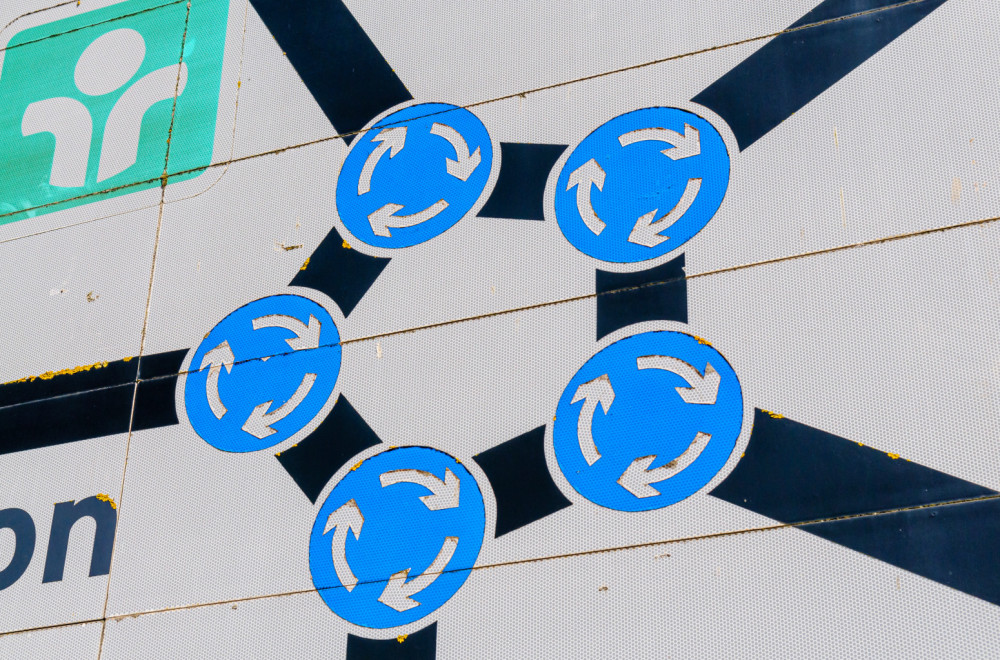 Luda vožnja: Teslin autopilot na najopasnijem kružnom toku u Evropi VIDEO