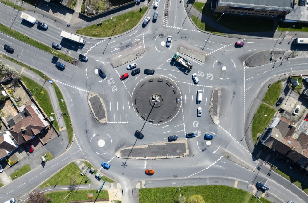 Luda vožnja: Teslin autopilot na najopasnijem kružnom toku u Evropi VIDEO