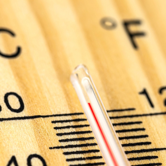 Gori tlo pod nogama: Izmereno 52,6 stepeni FOTO