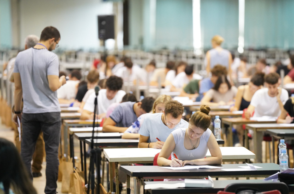 Plata i preko 7.000 evra bez čekanja na birou: Ovo su najperspektivniji fakulteti u Srbiji