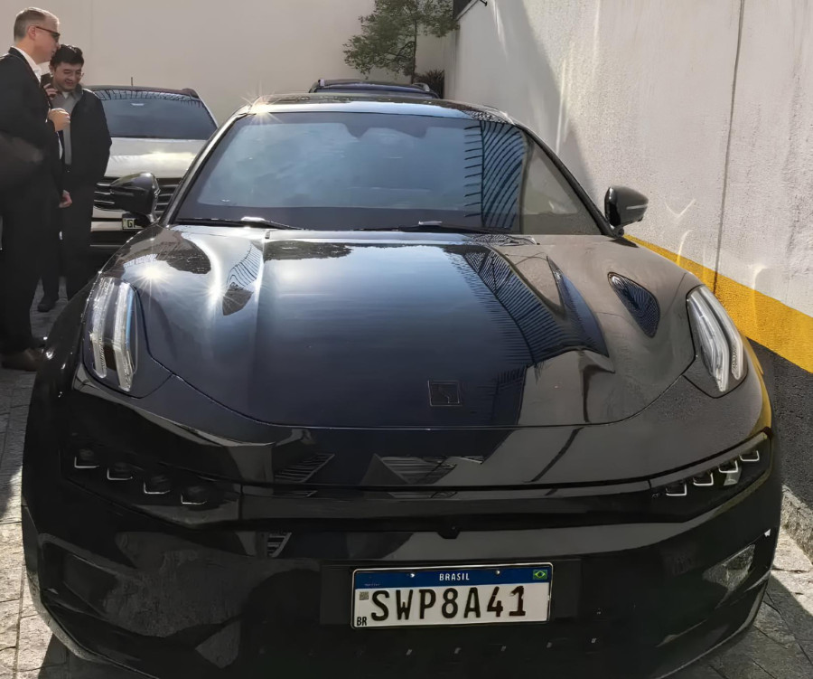 Ovaj električni automobil je stvoren za brzinu – ali sada može da zaustavi i metke FOTO