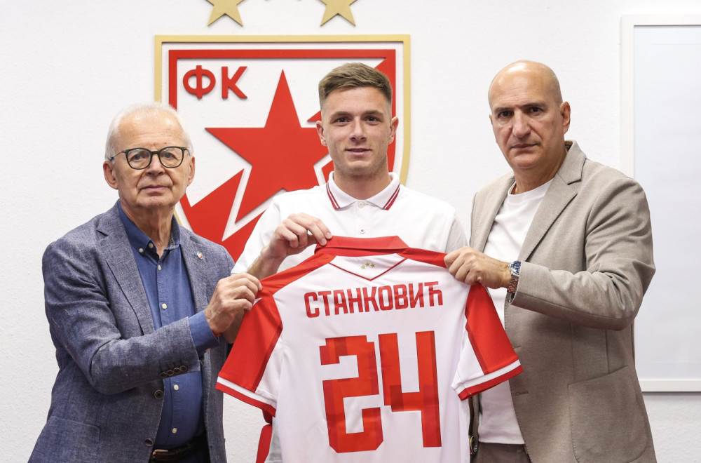 Zvezda vratila svoje dete i dobila desnog beka!