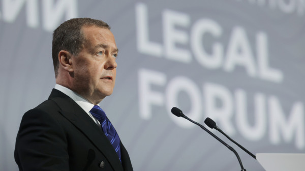 Medvedev: "'Zelena vaš' je besna – bez Amerikanaca je slepa"