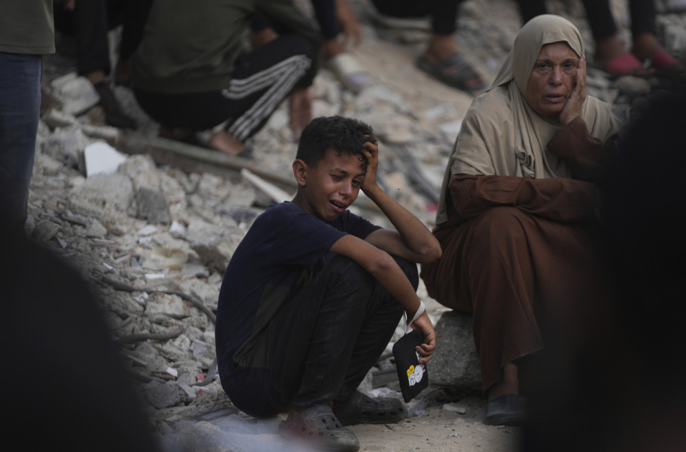 Tramp poslao čoveka da izvidi situaciju; Ima plan?