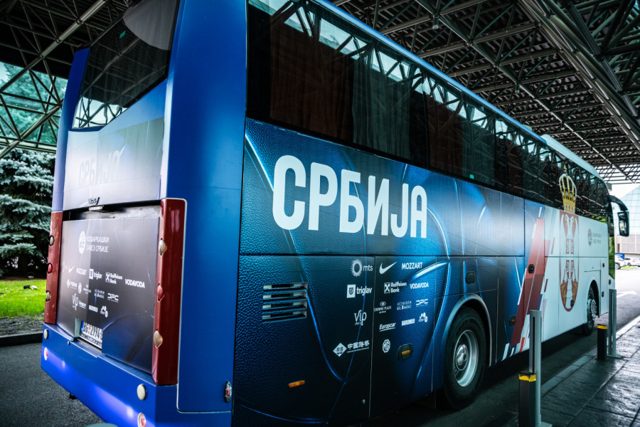 Serbian basketball players got a branded bus PHOTO