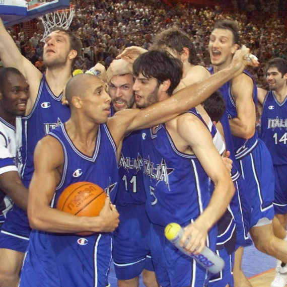 Kraj desetogodišnje vladavine (1999)