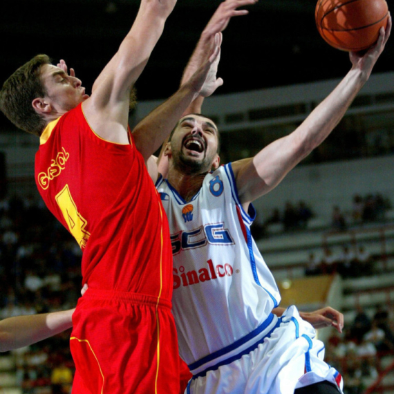 Jedna zvezda ne čini tim (2003)