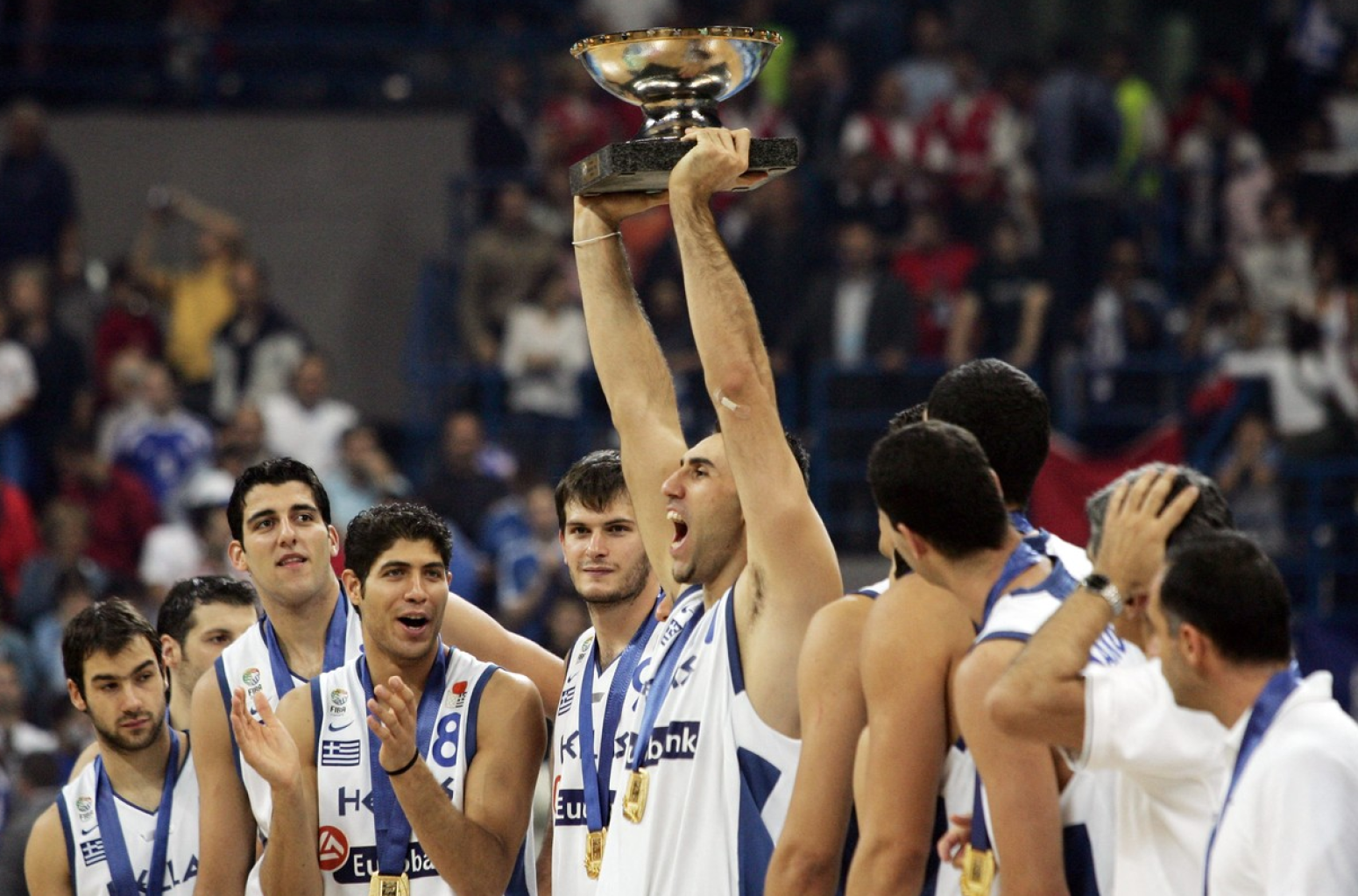 Beogradski debakl, Obradovićev nervni slom i "sirtaki" u Areni (2005)